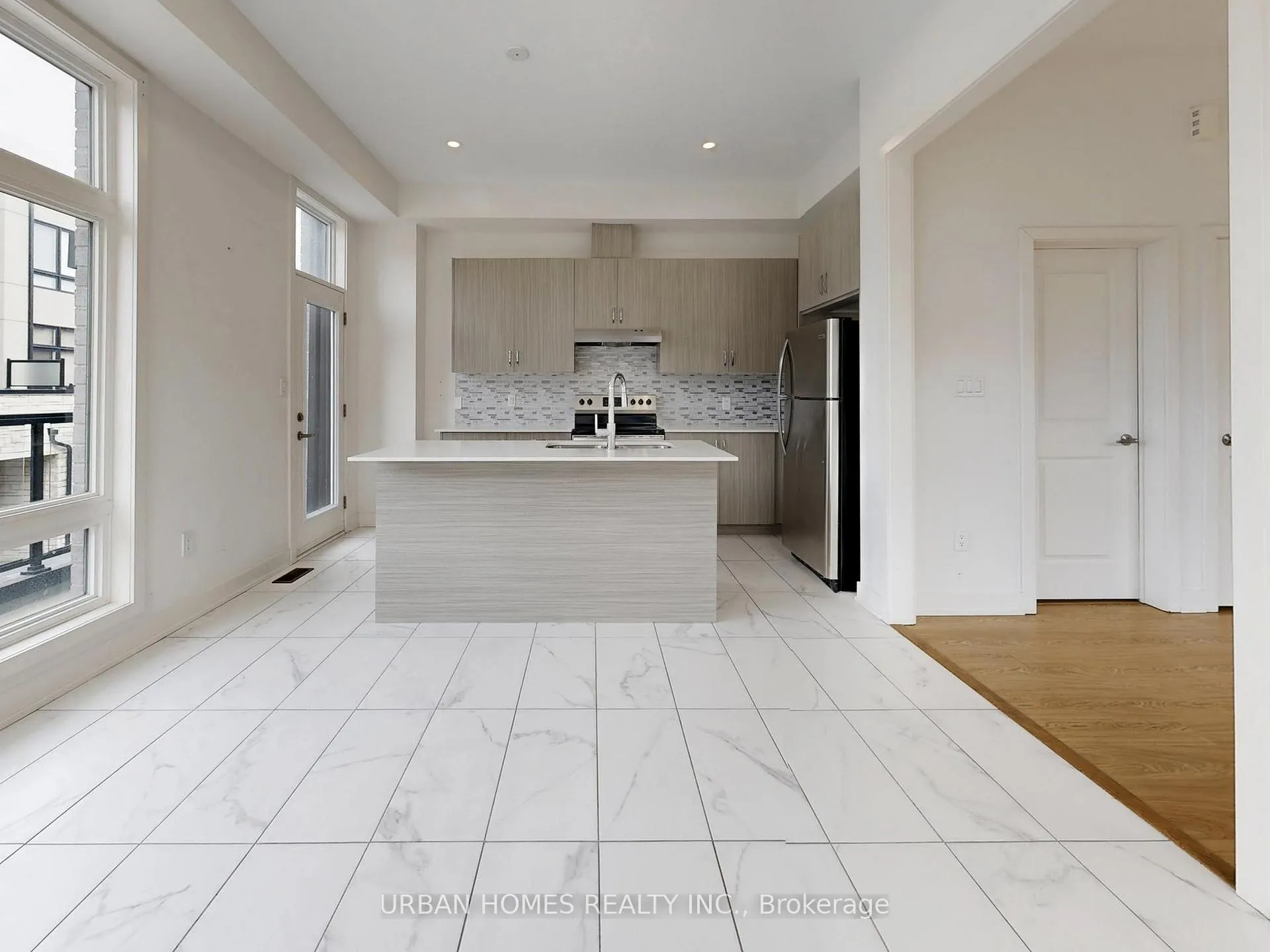 Photo 15 of 41 Gerussi Street, Vaughan, Vellore Village — HOMEH
