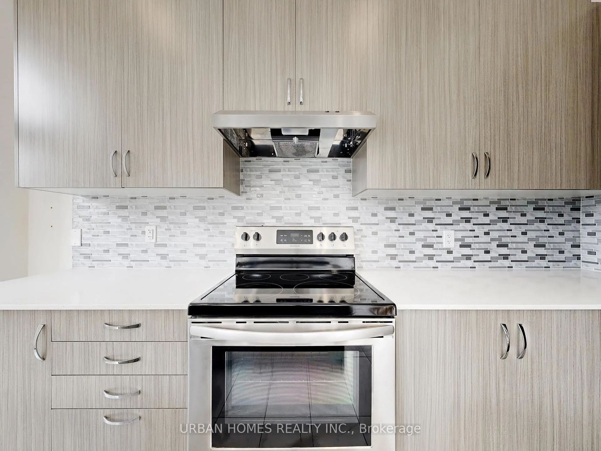 Photo 18 of 41 Gerussi Street, Vaughan, Vellore Village — HOMEH