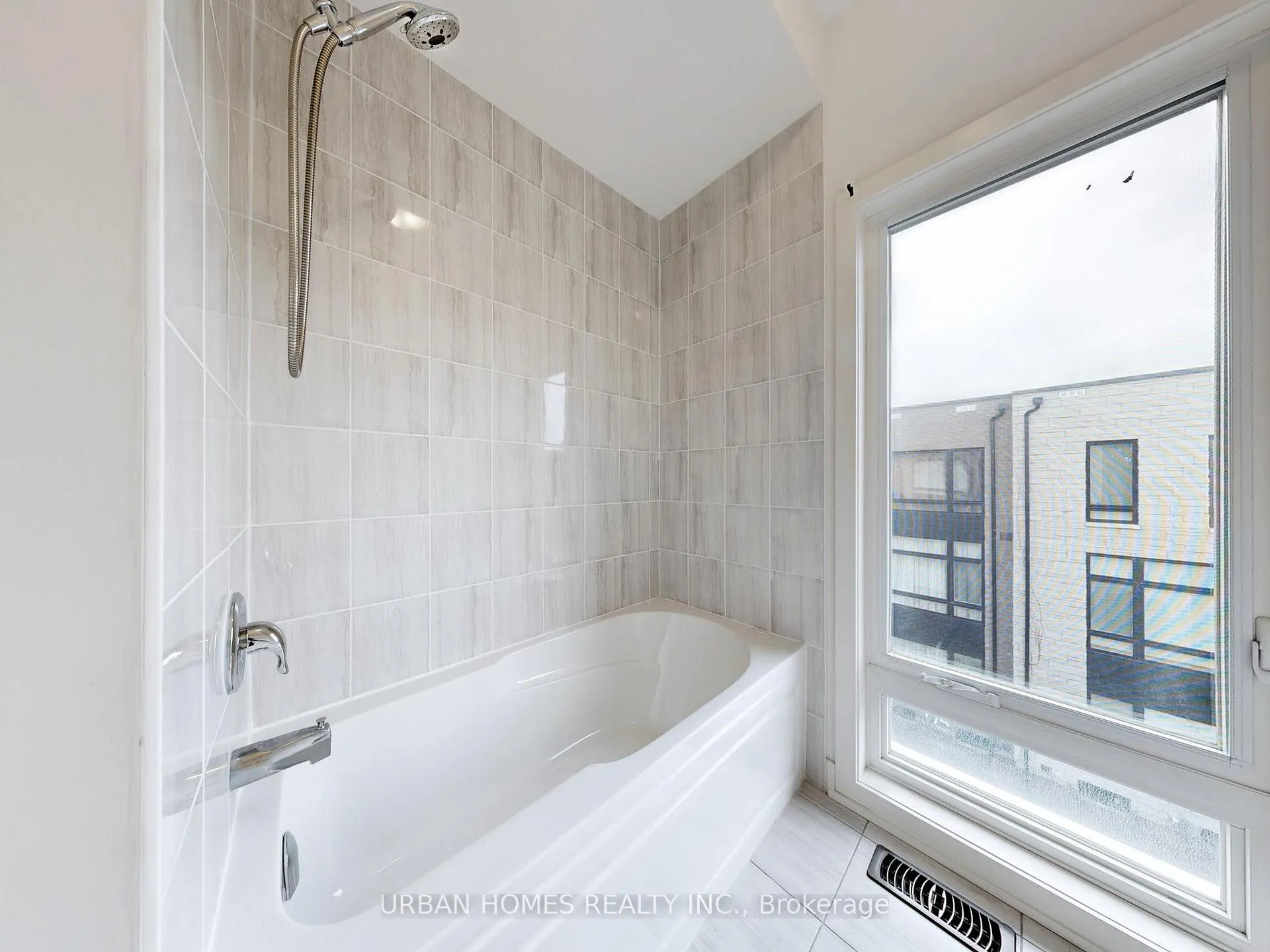 Photo 33 of 41 Gerussi Street, Vaughan, Vellore Village — HOMEH