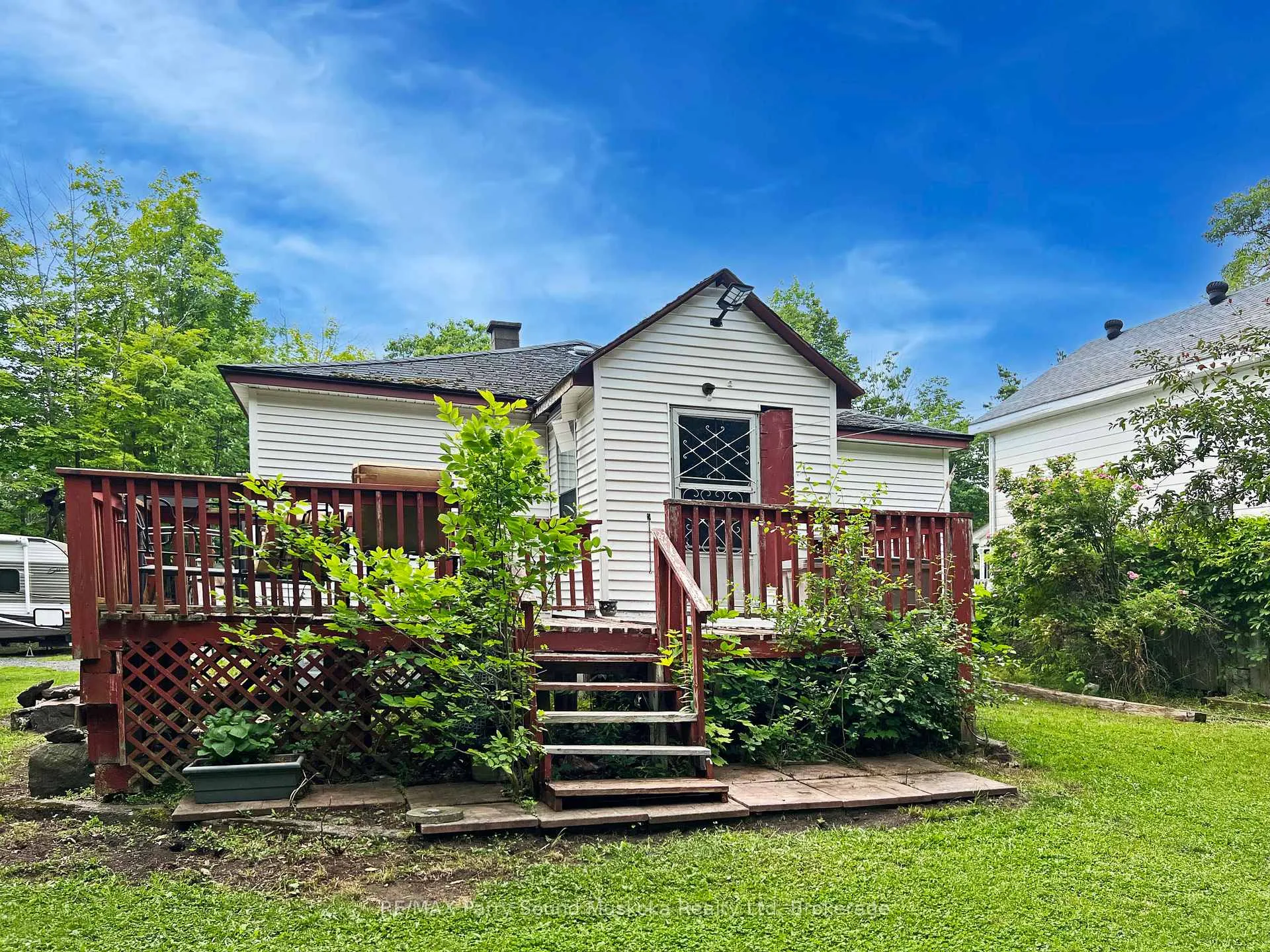 Photo 1 of 11 Adelaide Street, Parry Sound — HOMEH