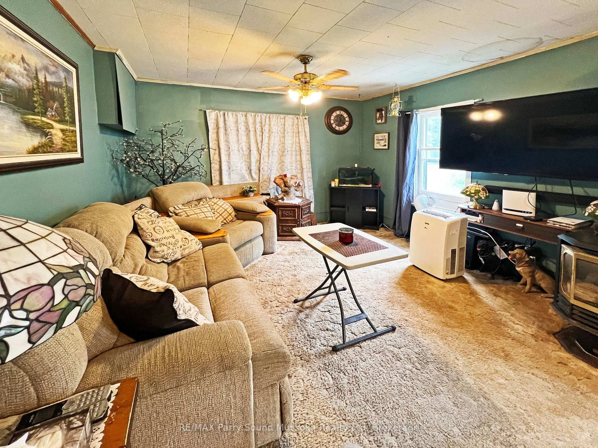 Photo 4 of 11 Adelaide Street, Parry Sound — HOMEH