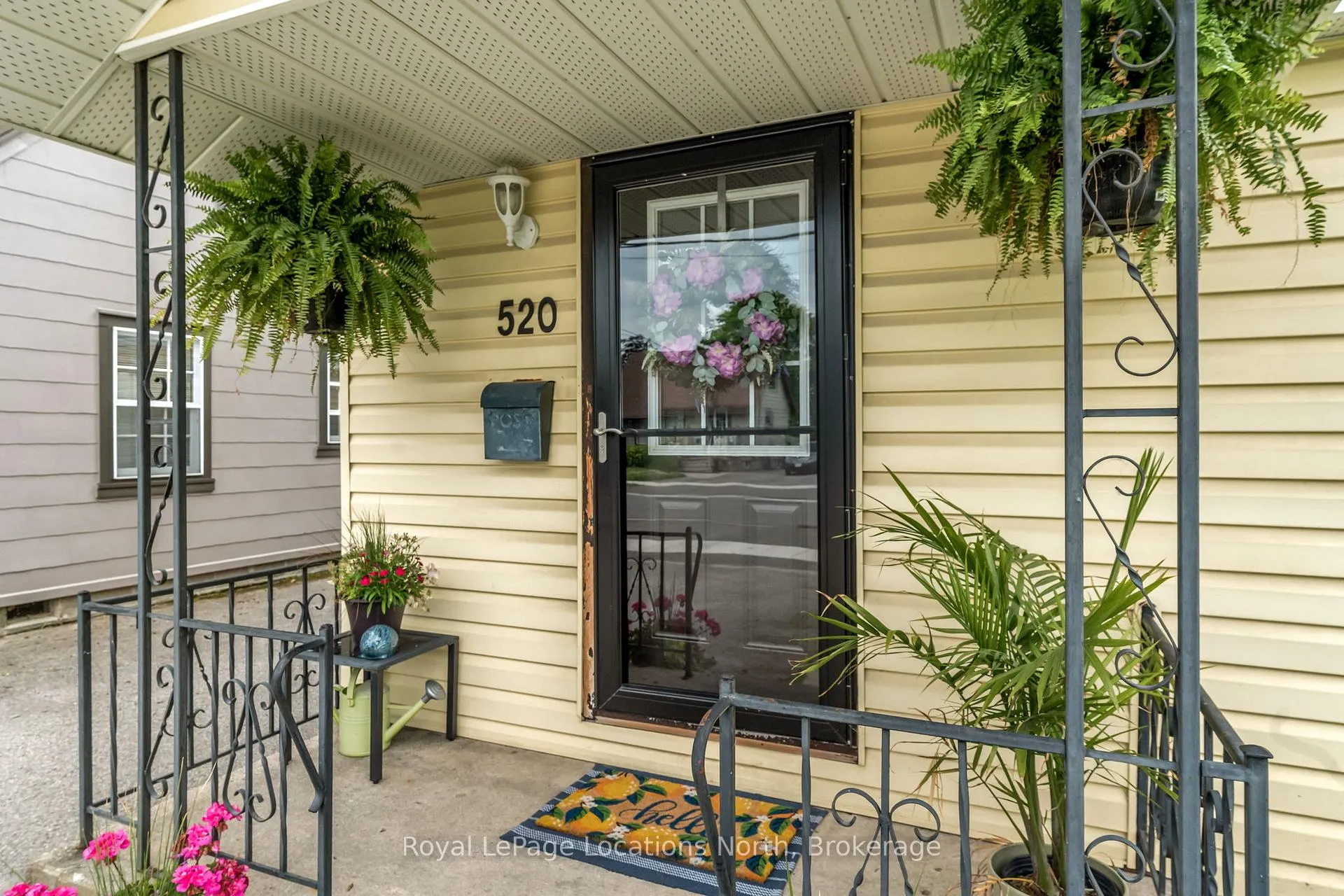 Photo 4 of 520 Maple Street, Collingwood — HOMEH