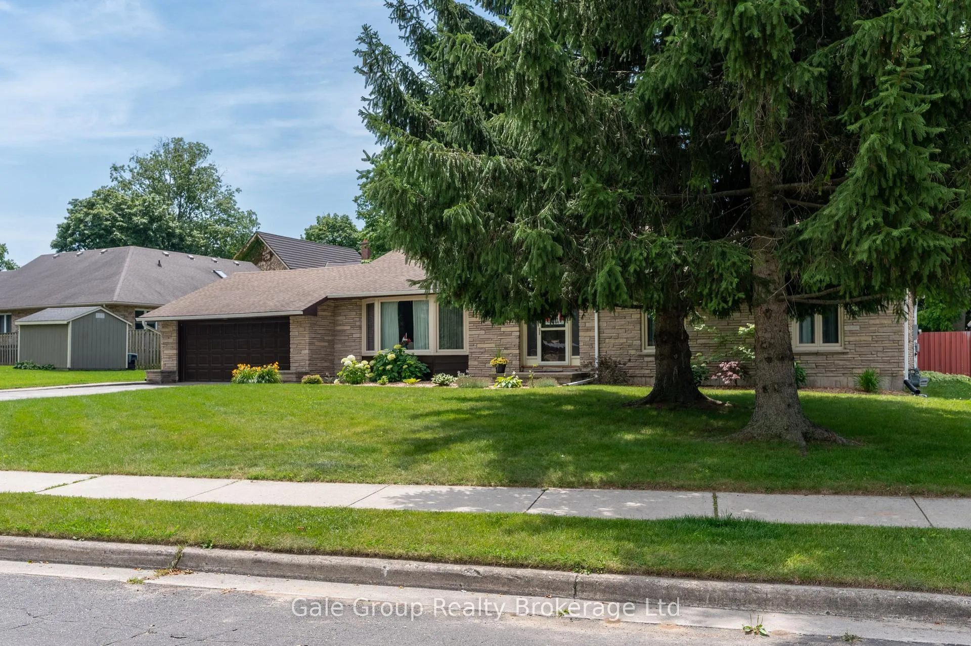 Photo 3 of 74 Pine Street W, Aylmer — HOMEH