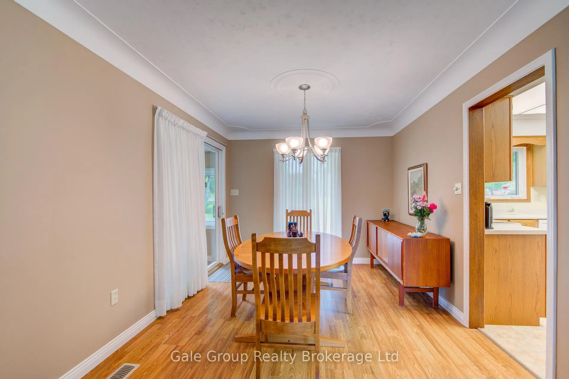Photo 11 of 74 Pine Street W, Aylmer — HOMEH