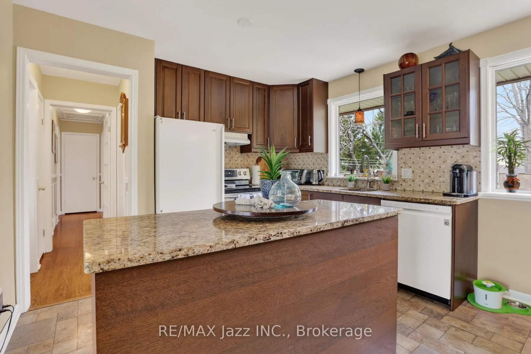 Photo 4 of 1206 Belvedere Avenue, Oshawa, Donevan — HOMEH