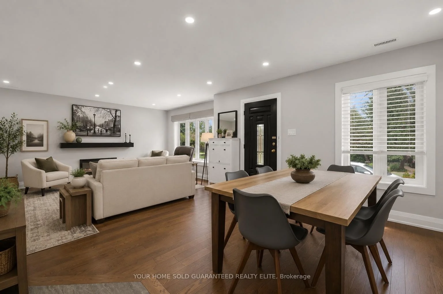 Photo 8 of 22 North Heights Road, Etobicoke, Princess-Rosethorn — HOMEH