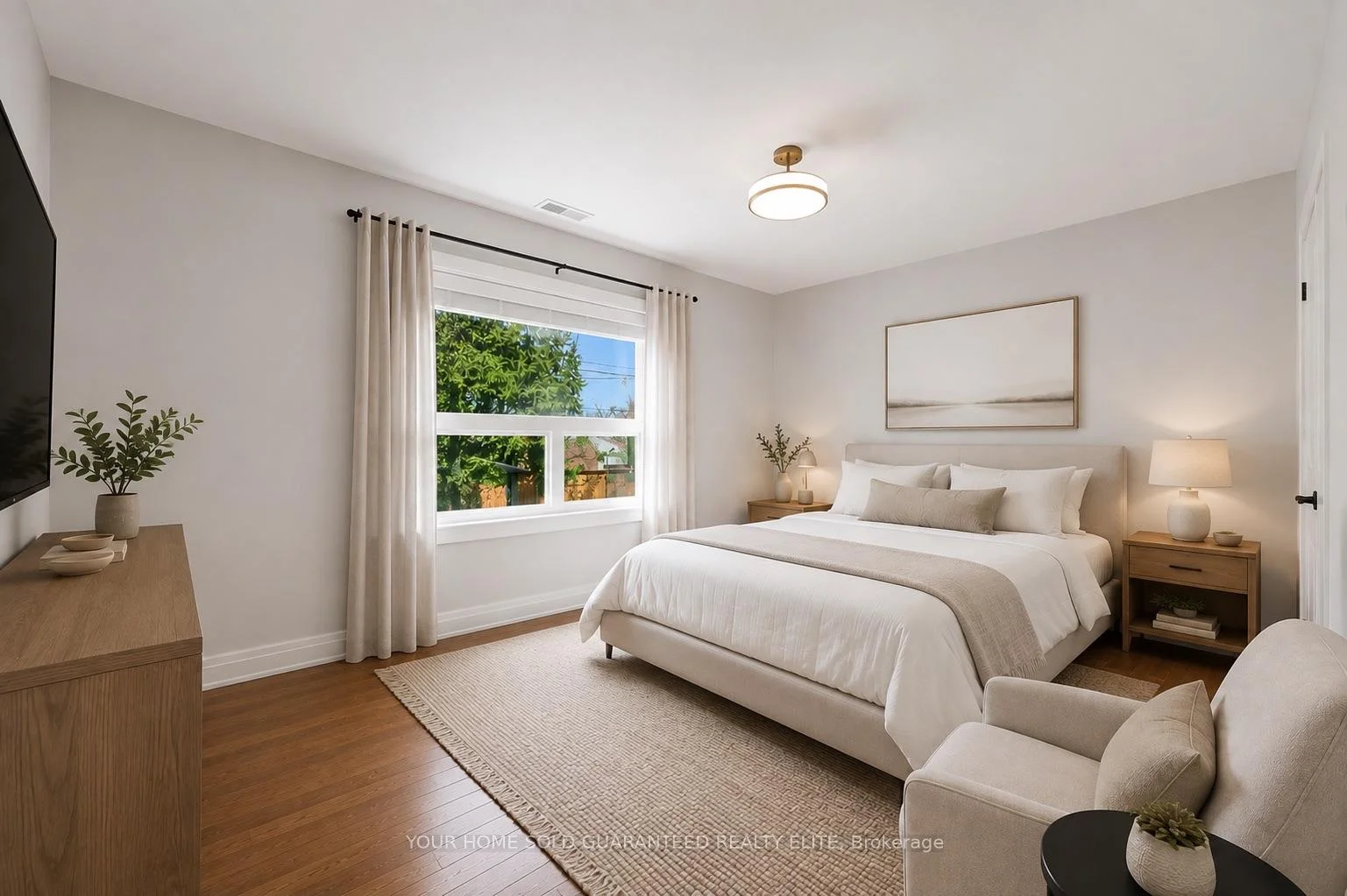 Photo 12 of 22 North Heights Road, Etobicoke, Princess-Rosethorn — HOMEH