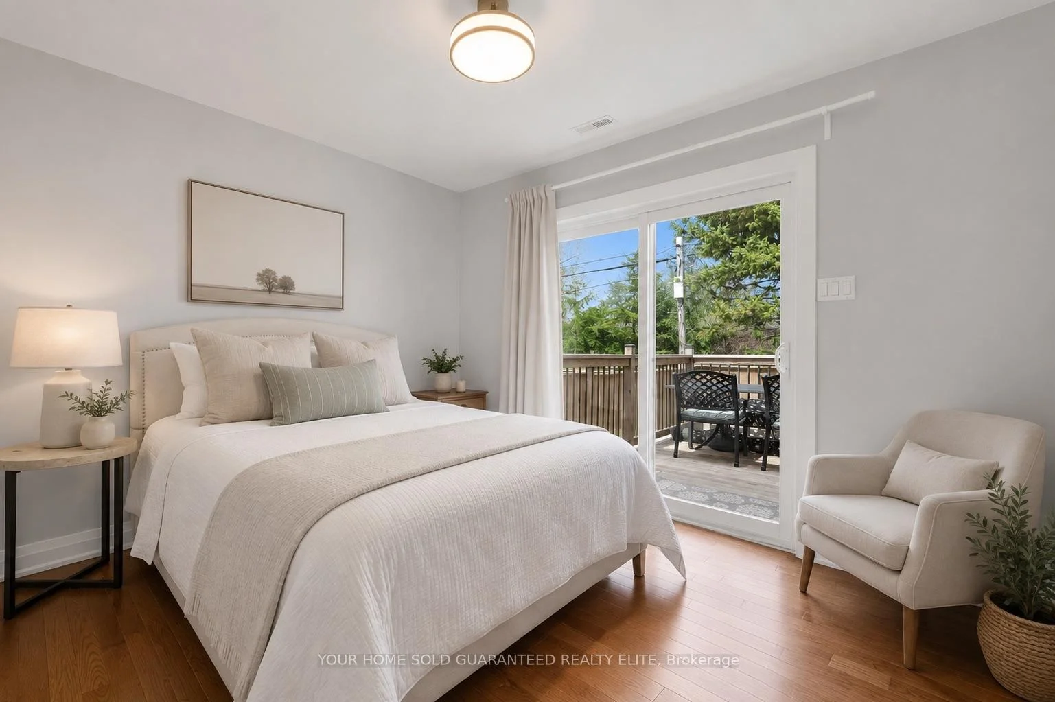 Photo 14 of 22 North Heights Road, Etobicoke, Princess-Rosethorn — HOMEH