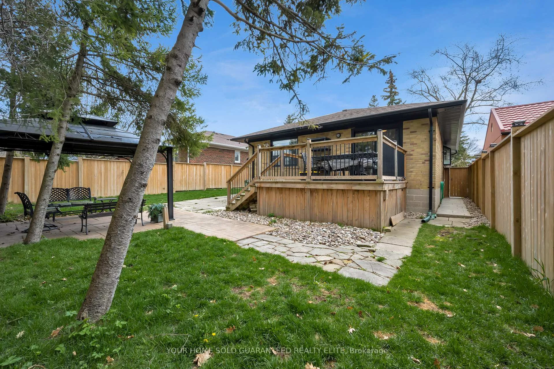 Photo 22 of 22 North Heights Road, Etobicoke, Princess-Rosethorn — HOMEH