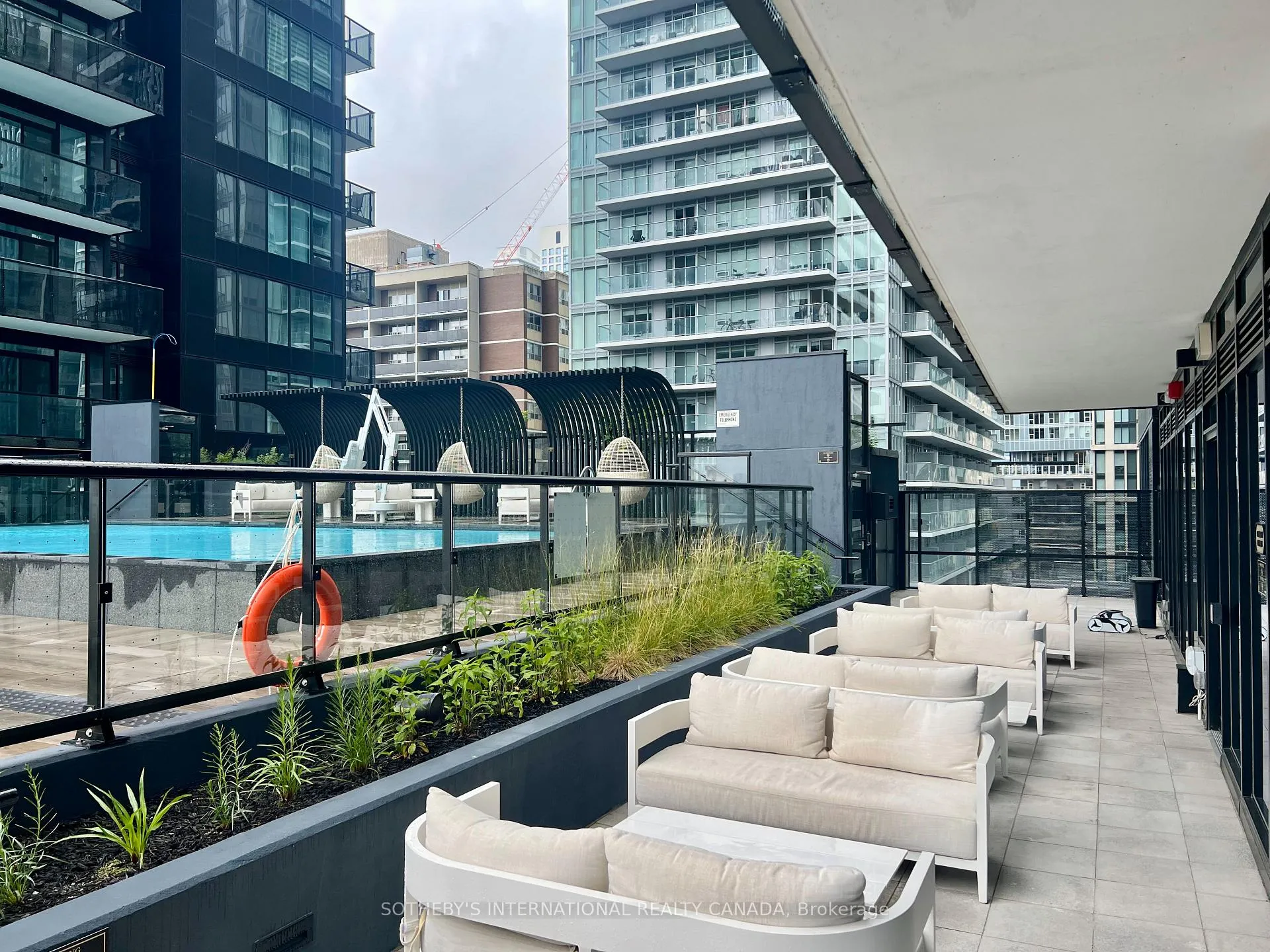 Photo 9 of Unit 404, 117 Broadway Avenue, Toronto, Mount Pleasant West — HOMEH