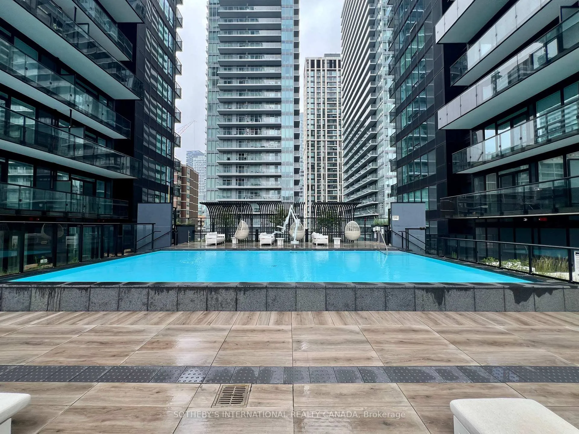 Photo 11 of Unit 404, 117 Broadway Avenue, Toronto, Mount Pleasant West — HOMEH