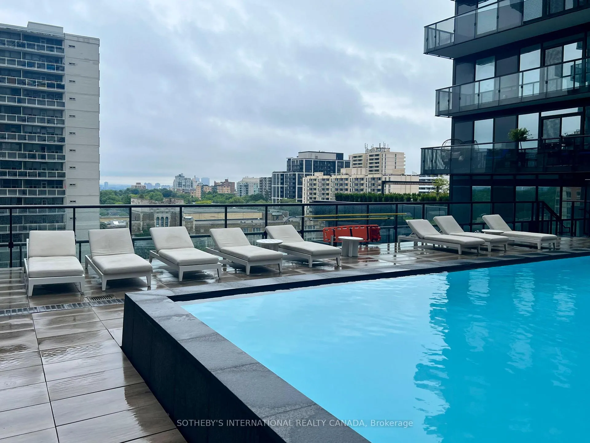 Photo 13 of Unit 404, 117 Broadway Avenue, Toronto, Mount Pleasant West — HOMEH