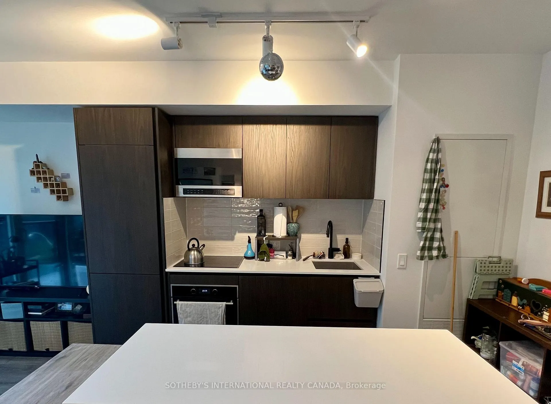 Photo 21 of Unit 404, 117 Broadway Avenue, Toronto, Mount Pleasant West — HOMEH