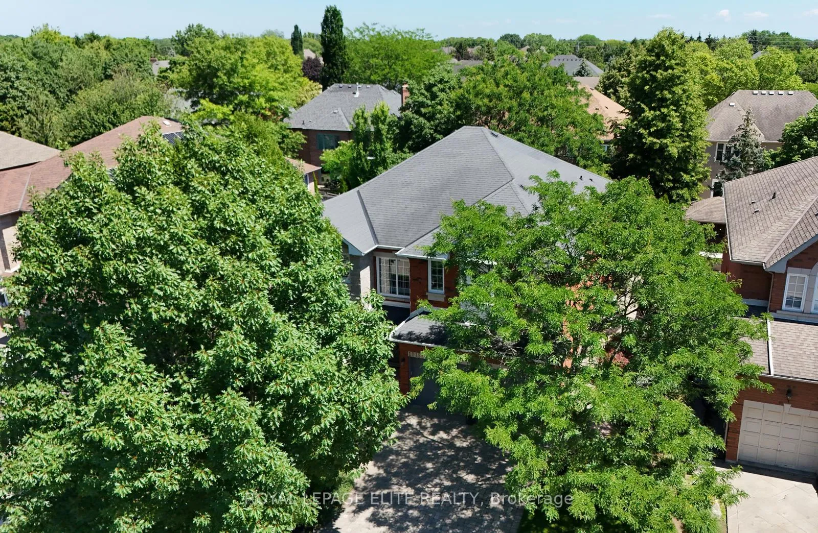 Photo 3 of 1019 Skyvalley Crescent, Oakville, West Oak Trails — HOMEH