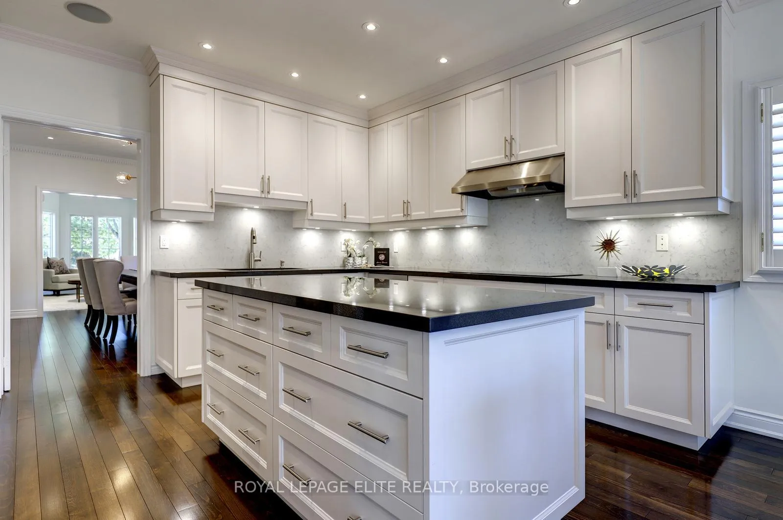 Photo 14 of 1019 Skyvalley Crescent, Oakville, West Oak Trails — HOMEH