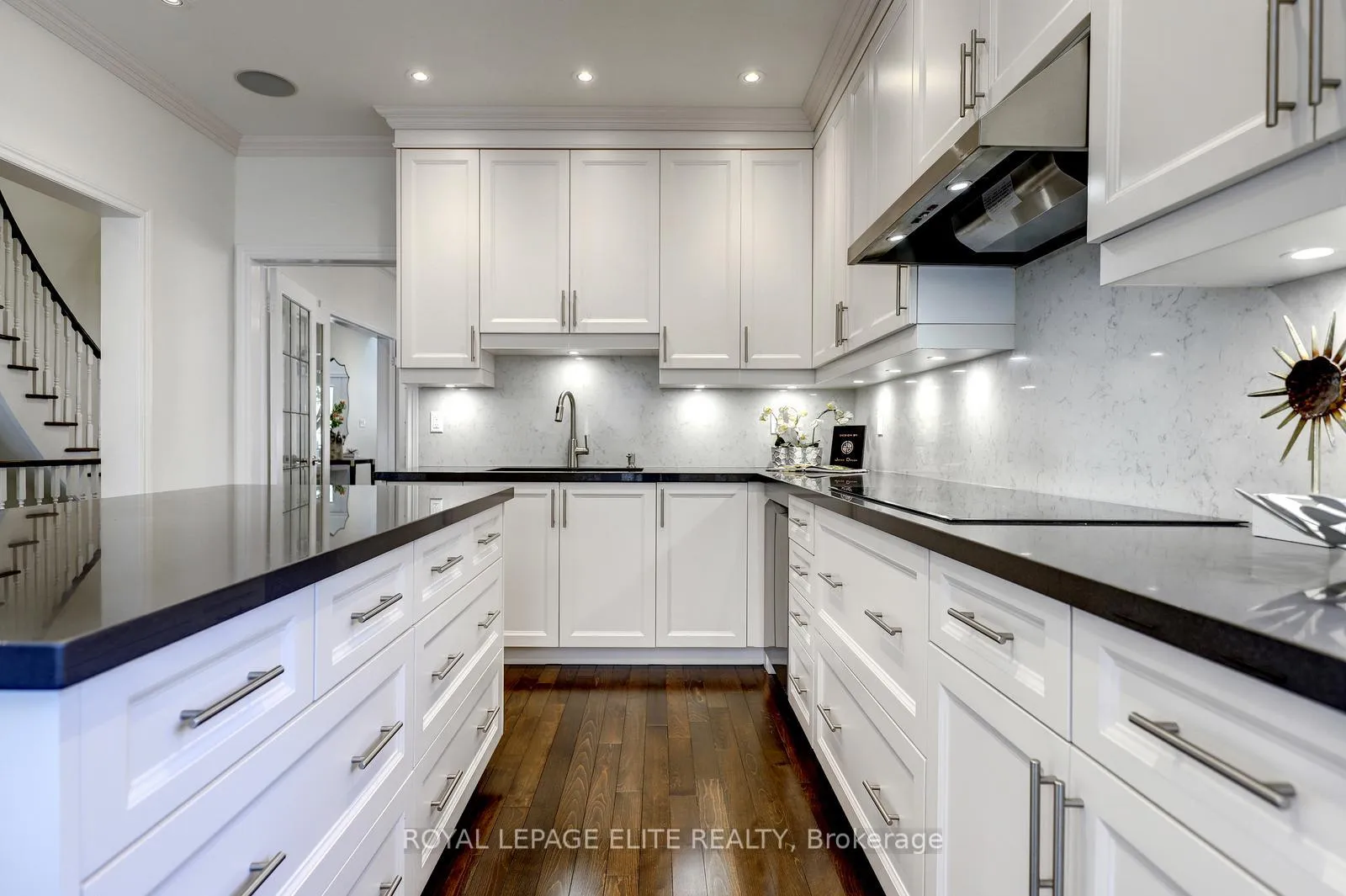 Photo 15 of 1019 Skyvalley Crescent, Oakville, West Oak Trails — HOMEH