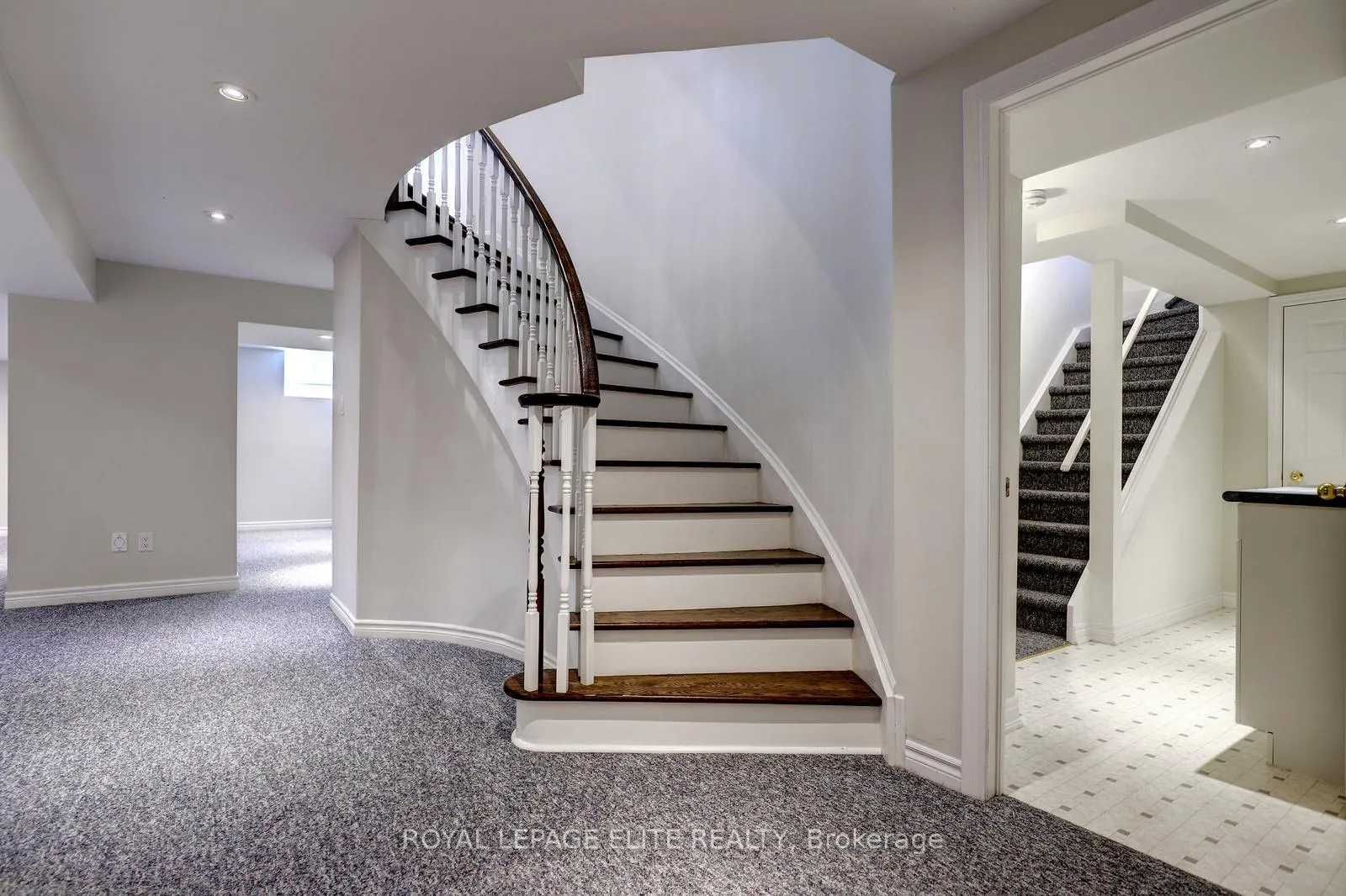 Photo 46 of 1019 Skyvalley Crescent, Oakville, West Oak Trails — HOMEH