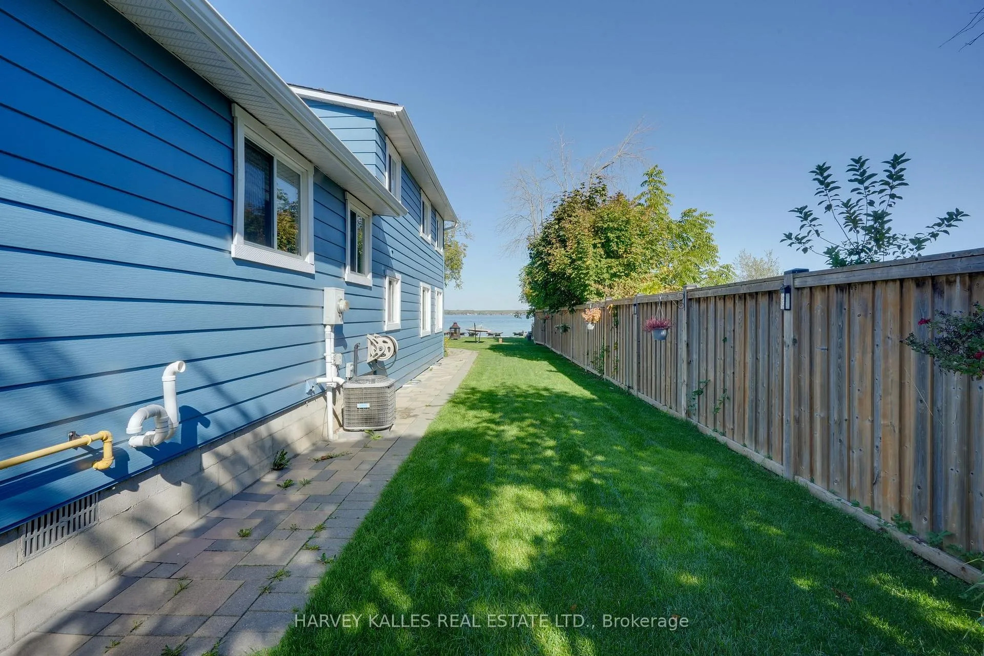 Photo 4 of 72 Lakeside Drive, Innisfil, Rural Innisfil — HOMEH