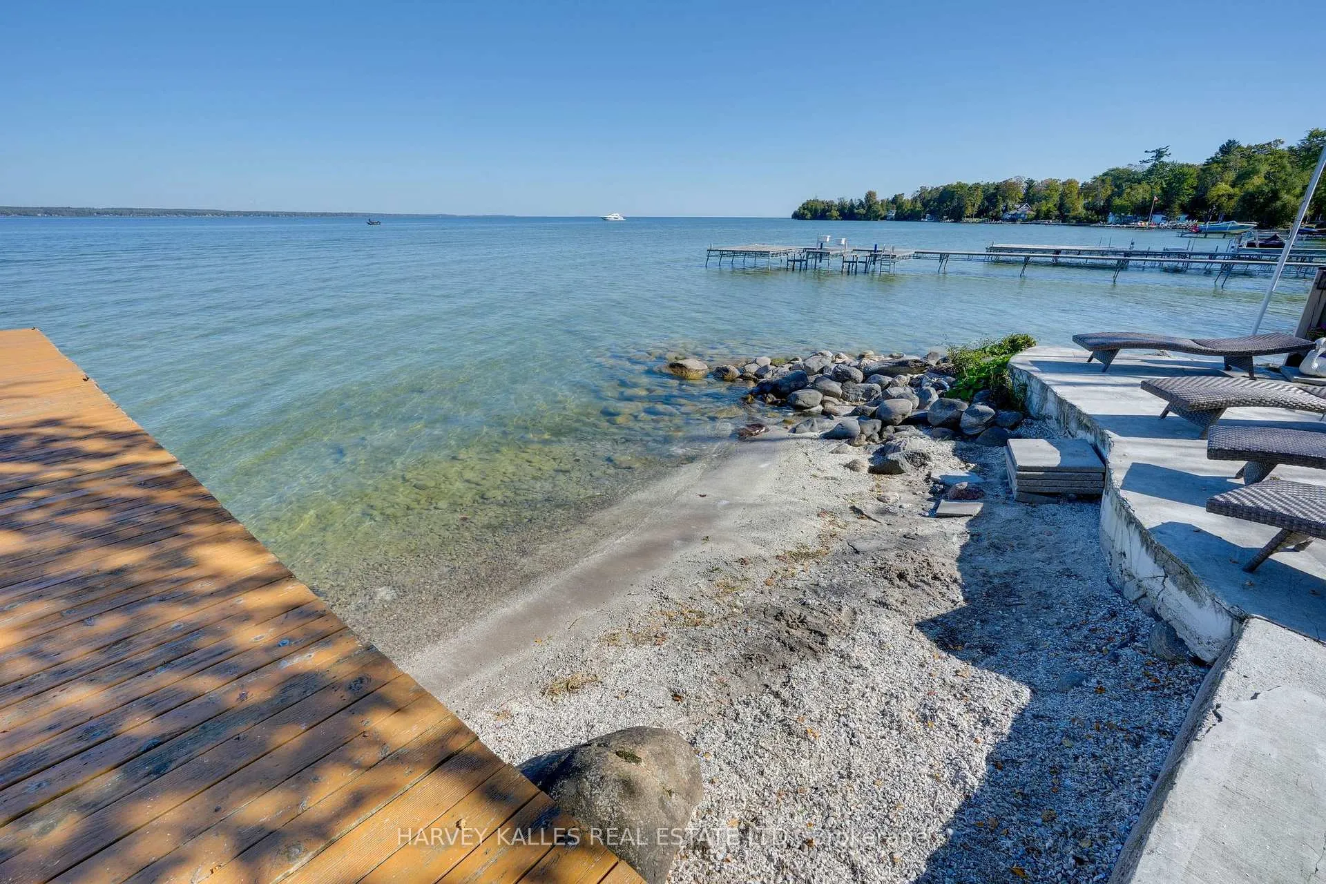 Photo 7 of 72 Lakeside Drive, Innisfil, Rural Innisfil — HOMEH