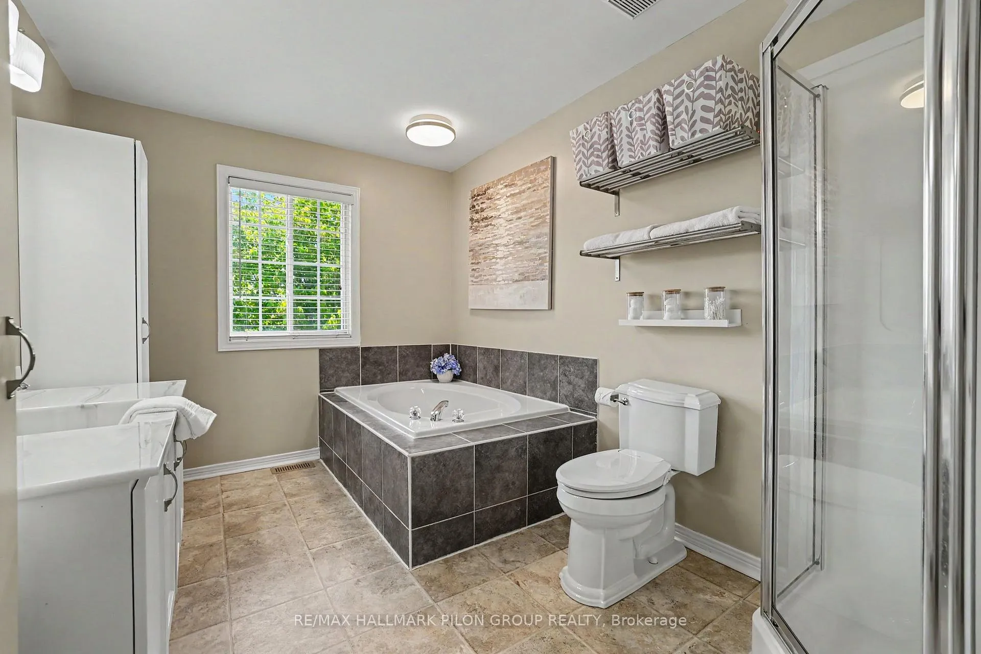 Photo 14 of 1075 Marchant Drive, Ottawa, Avalon East — HOMEH