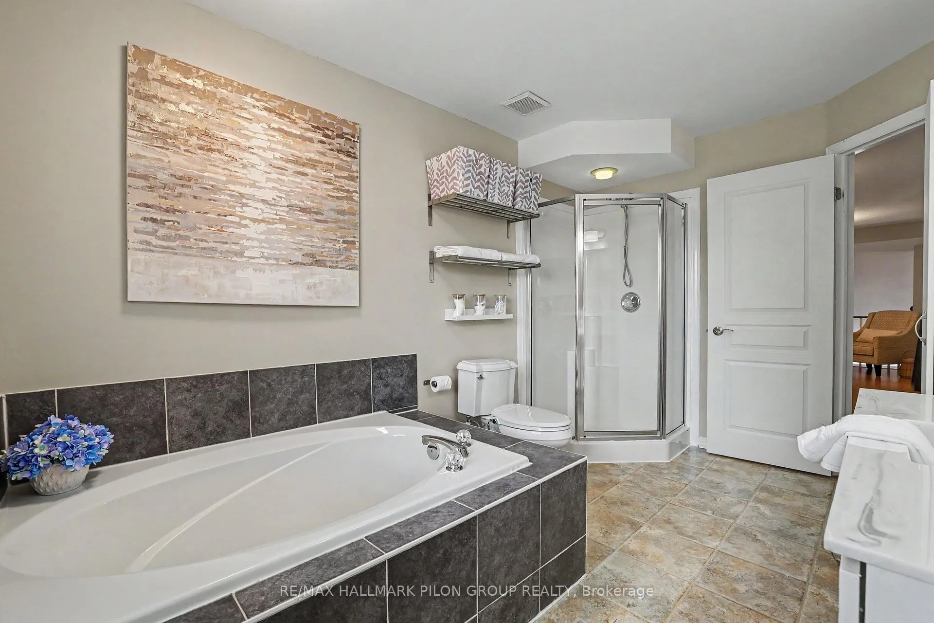 Photo 15 of 1075 Marchant Drive, Ottawa, Avalon East — HOMEH