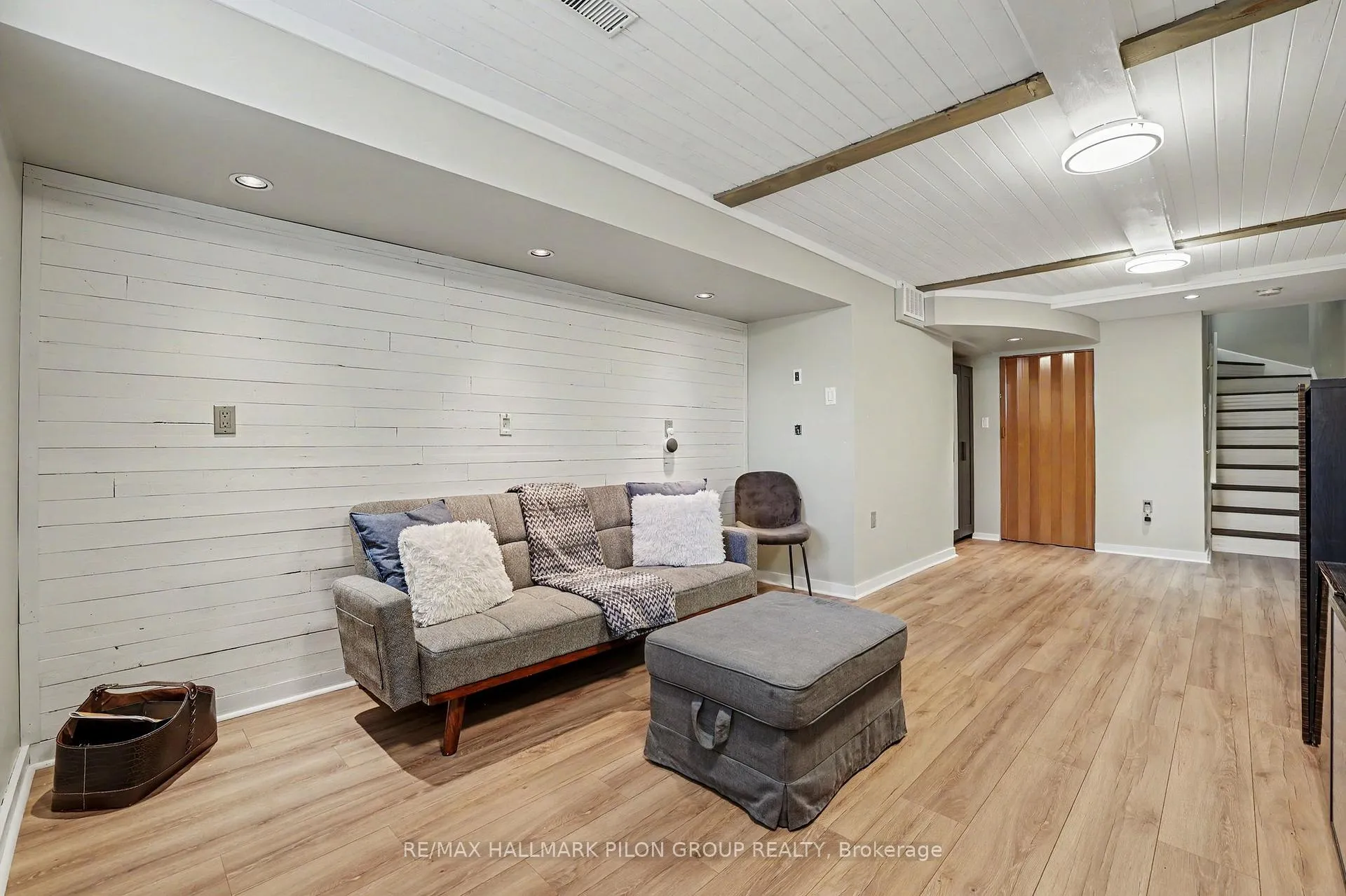 Photo 18 of 1075 Marchant Drive, Ottawa, Avalon East — HOMEH