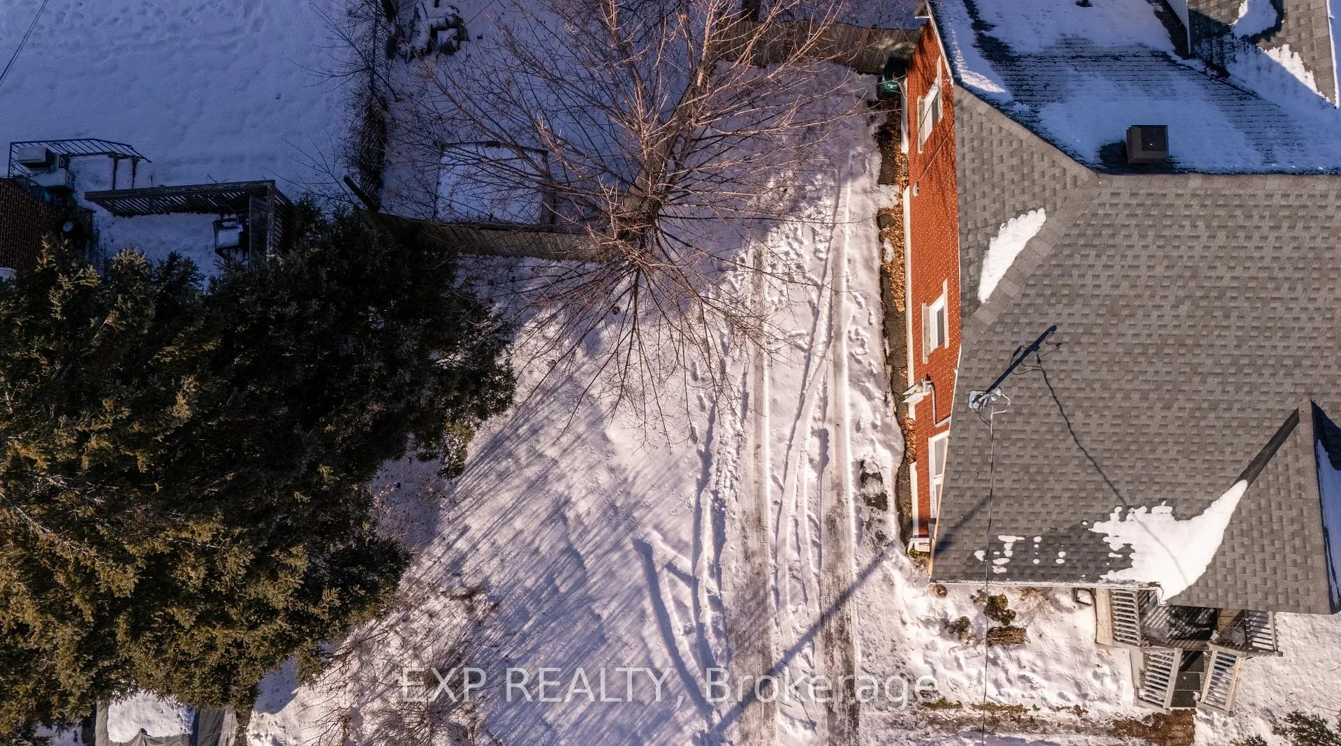 Photo 10 of 1333 Kitchener Avenue, Ottawa, Ellwood — HOMEH