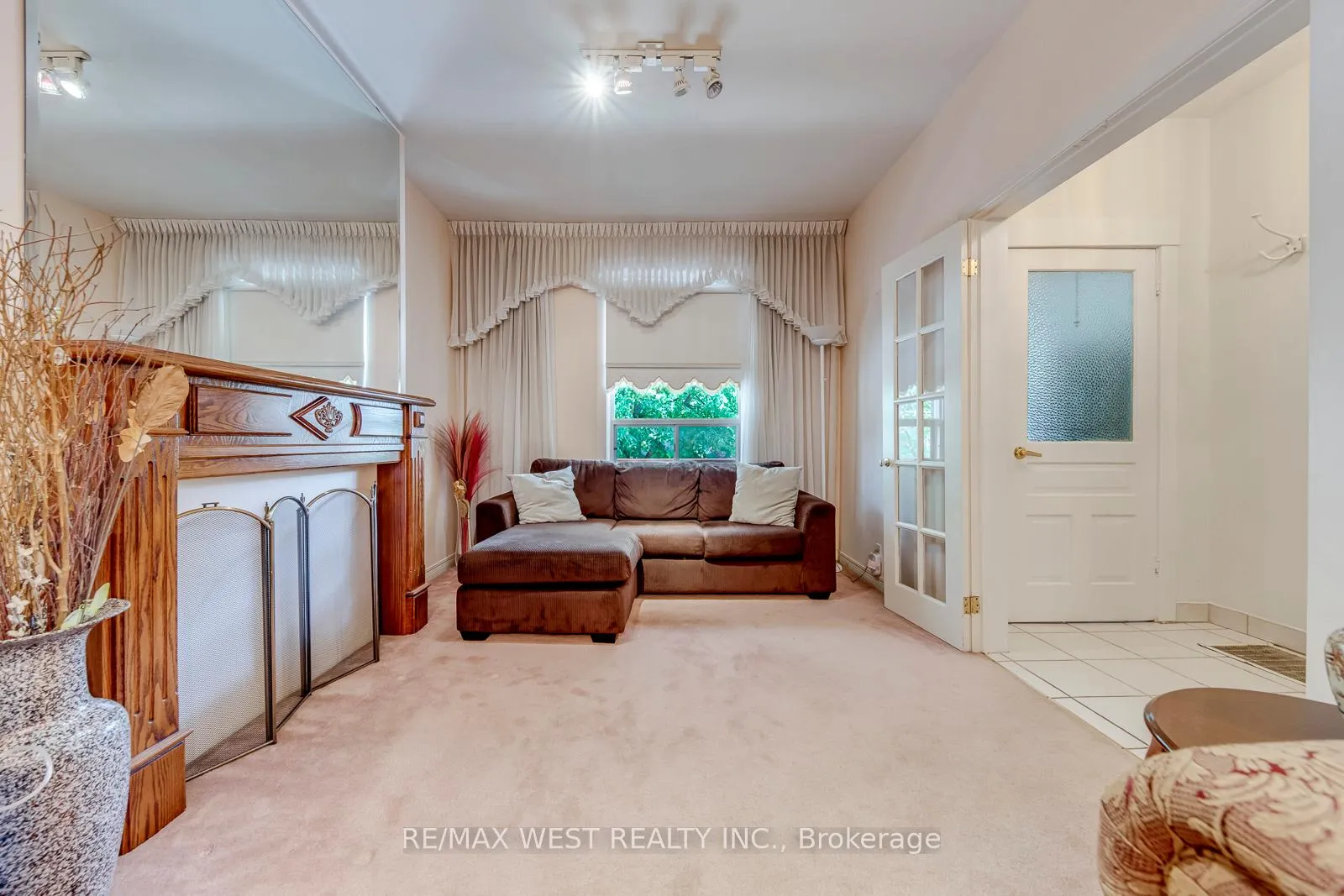 Photo 8 of 170 Pacific Avenue, Toronto, High Park North — HOMEH