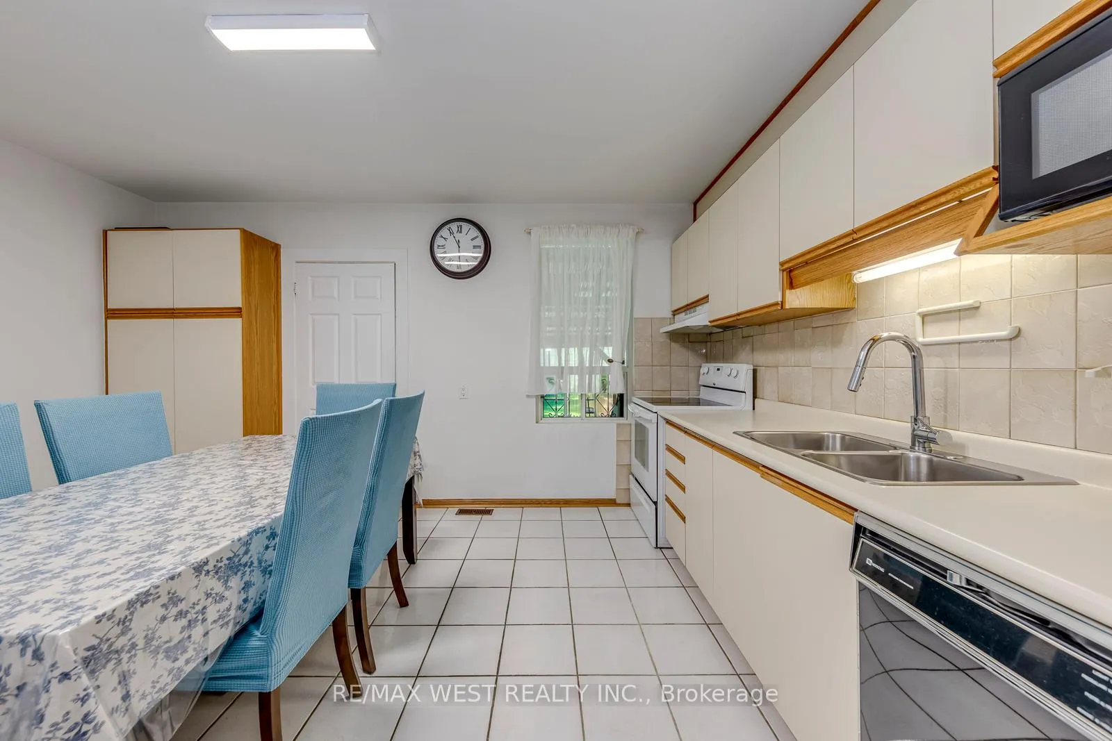 Photo 17 of 170 Pacific Avenue, Toronto, High Park North — HOMEH