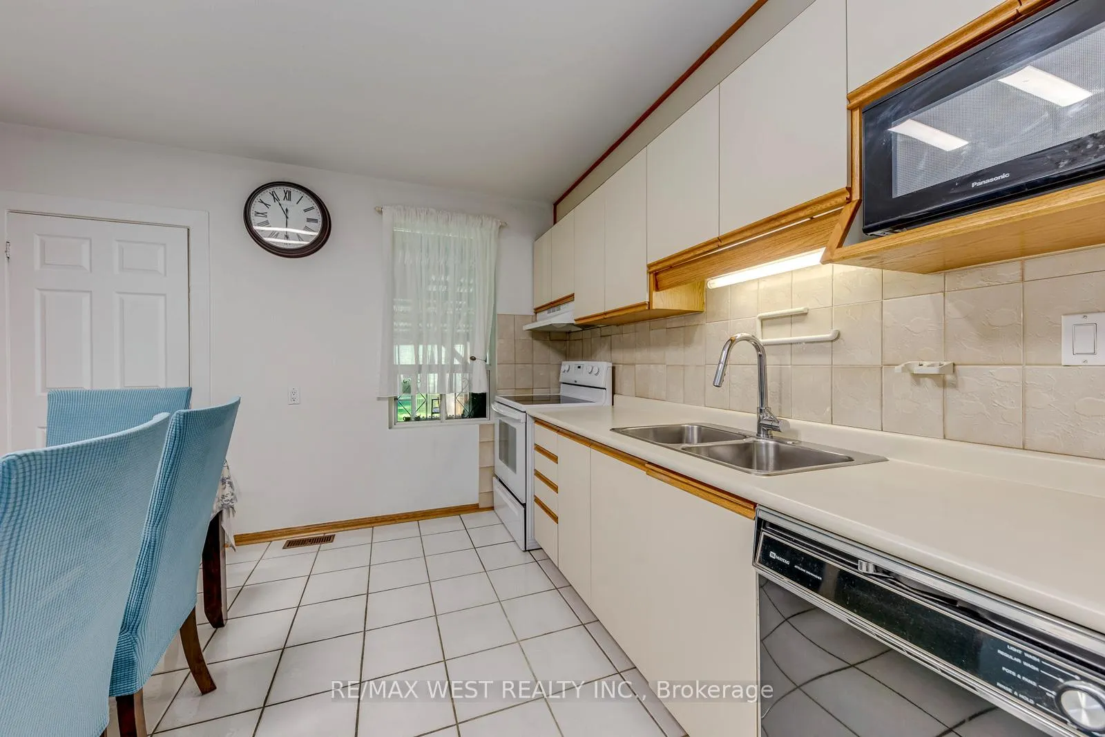 Photo 18 of 170 Pacific Avenue, Toronto, High Park North — HOMEH