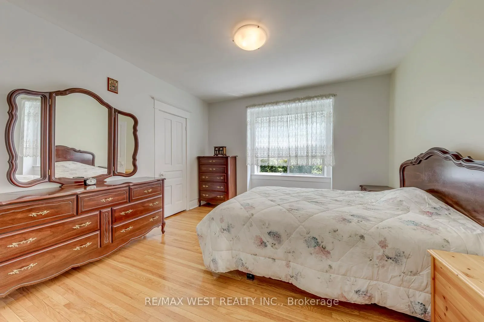 Photo 31 of 170 Pacific Avenue, Toronto, High Park North — HOMEH