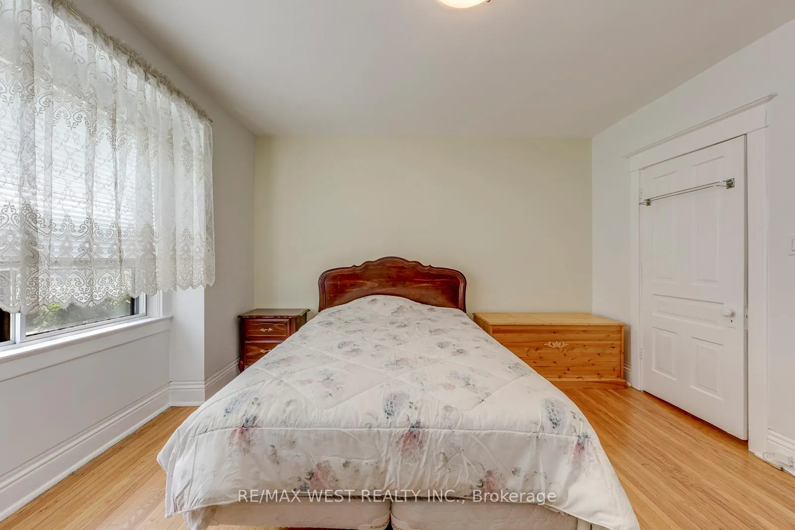 Photo 33 of 170 Pacific Avenue, Toronto, High Park North — HOMEH