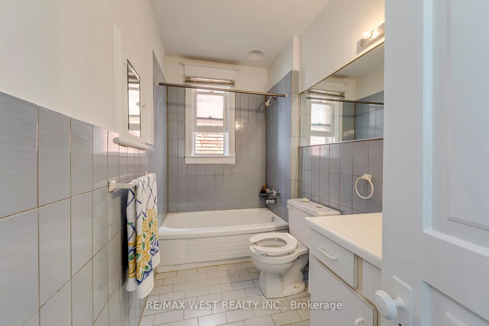 Photo 34 of 170 Pacific Avenue, Toronto, High Park North — HOMEH