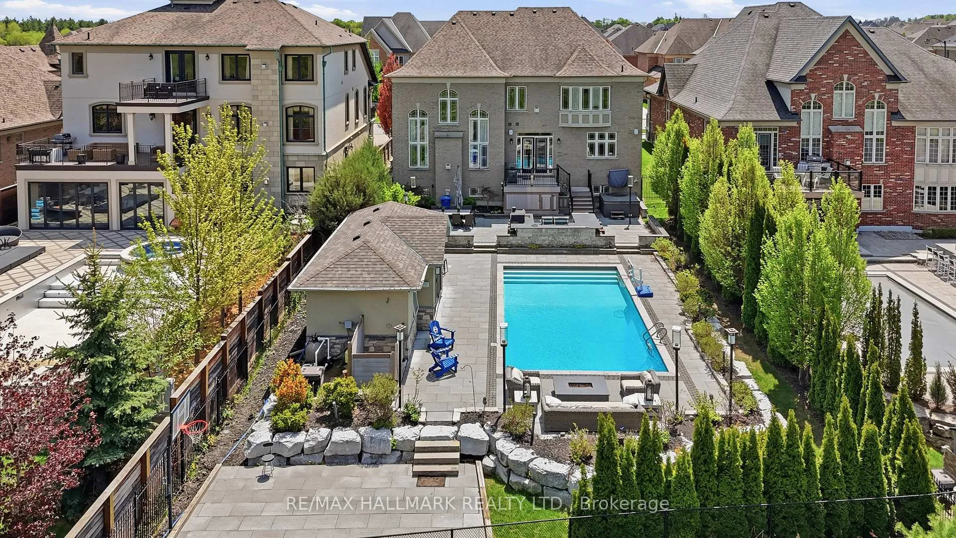 Photo 3 of 24 Bluff Trail, King, Nobleton — HOMEH