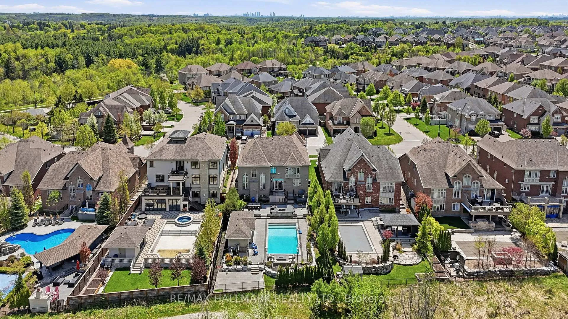 Photo 47 of 24 Bluff Trail, King, Nobleton — HOMEH