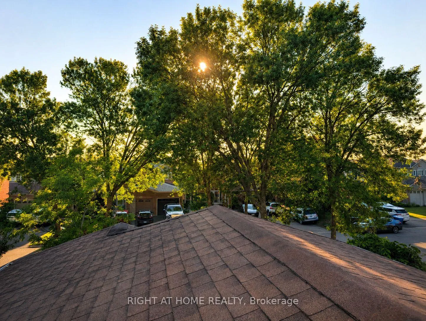 Photo 6 of 267 Pinnacle Trail, Aurora, Bayview Wellington — HOMEH