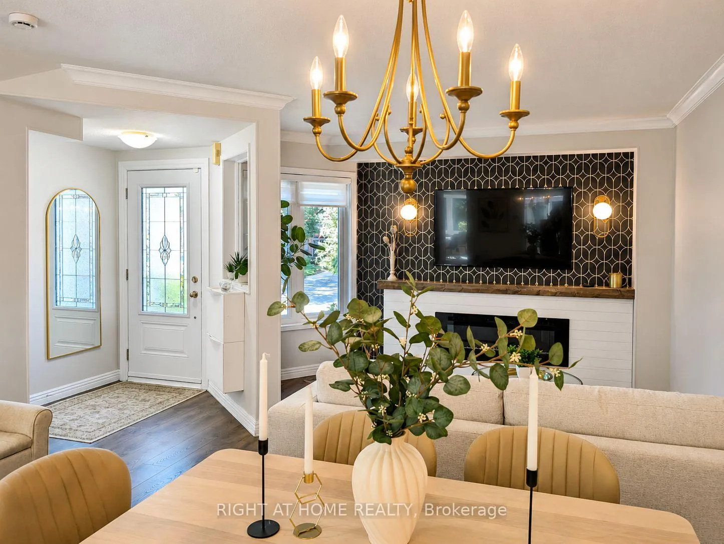 Photo 7 of 267 Pinnacle Trail, Aurora, Bayview Wellington — HOMEH