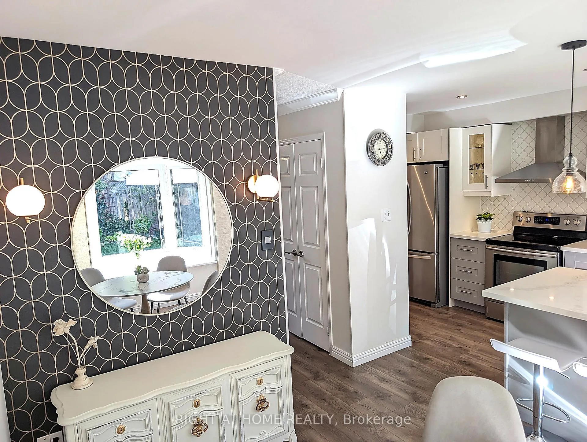 Photo 14 of 267 Pinnacle Trail, Aurora, Bayview Wellington — HOMEH