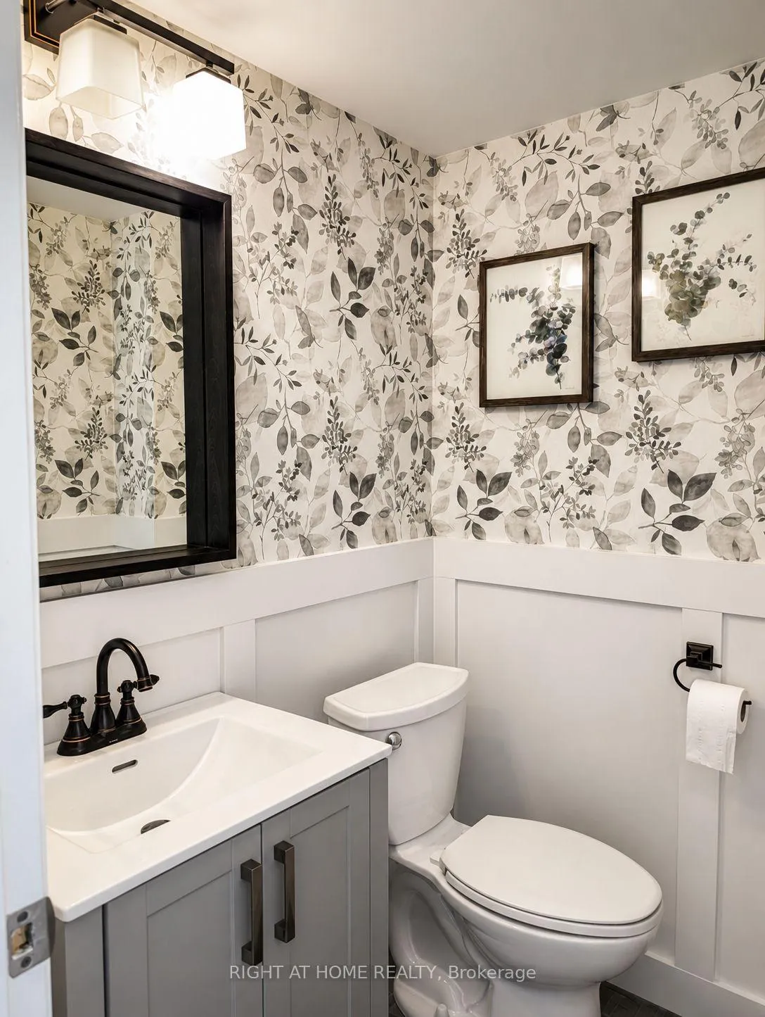 Photo 15 of 267 Pinnacle Trail, Aurora, Bayview Wellington — HOMEH