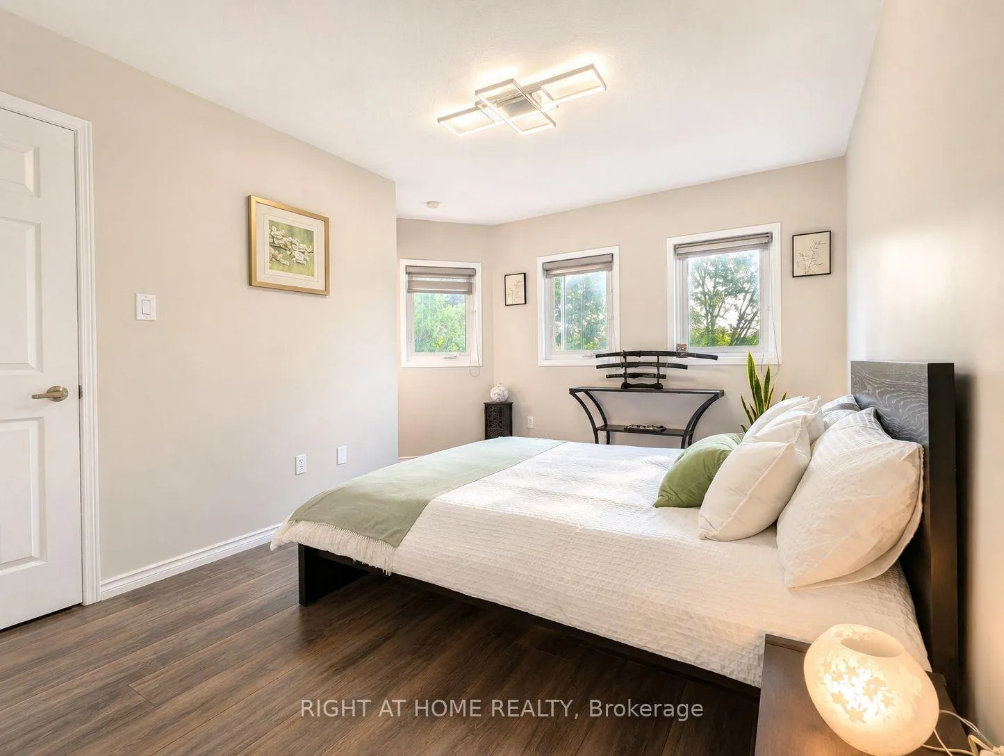 Photo 19 of 267 Pinnacle Trail, Aurora, Bayview Wellington — HOMEH
