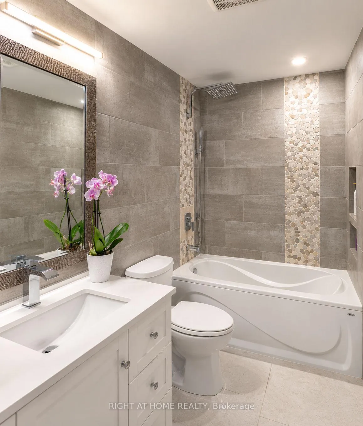 Photo 21 of 267 Pinnacle Trail, Aurora, Bayview Wellington — HOMEH