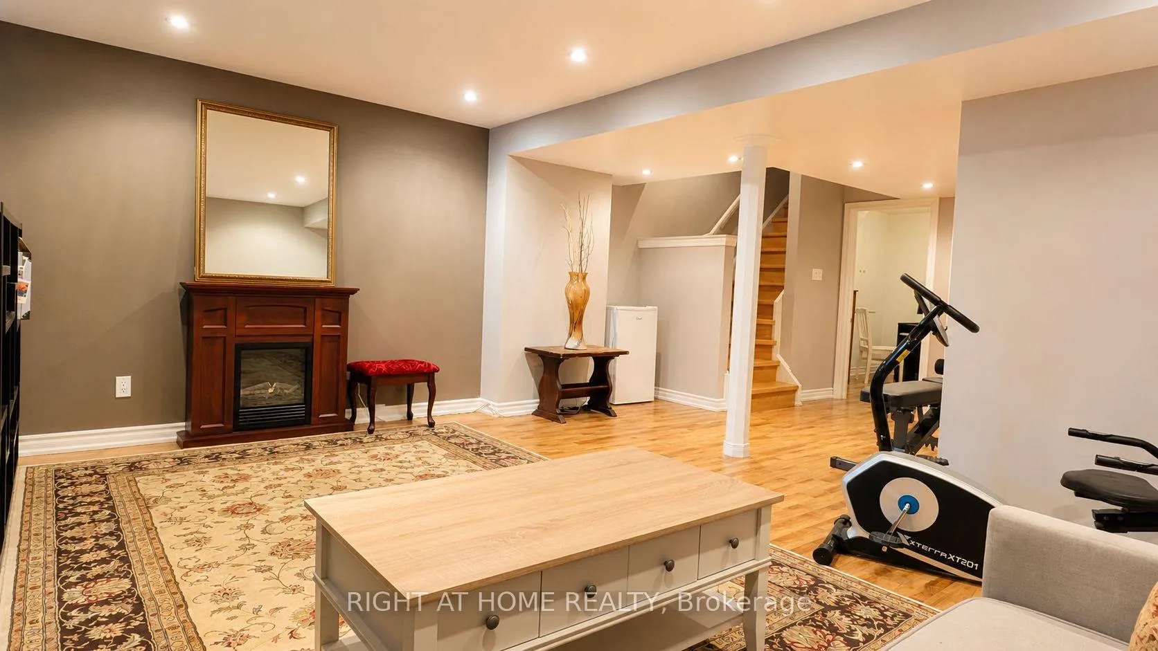 Photo 27 of 267 Pinnacle Trail, Aurora, Bayview Wellington — HOMEH