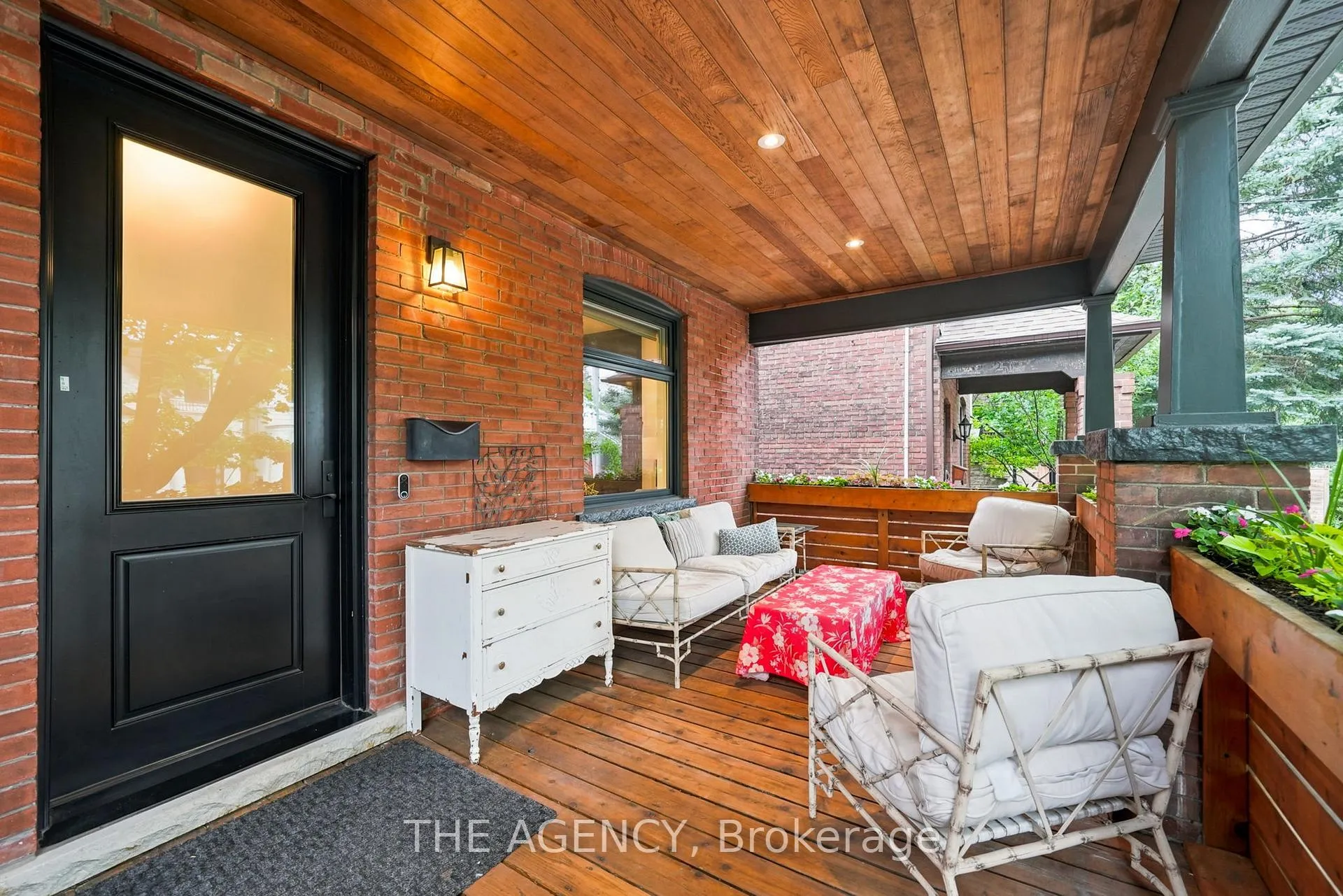 Photo 3 of 418 Soudan Avenue, Toronto, Mount Pleasant East — HOMEH
