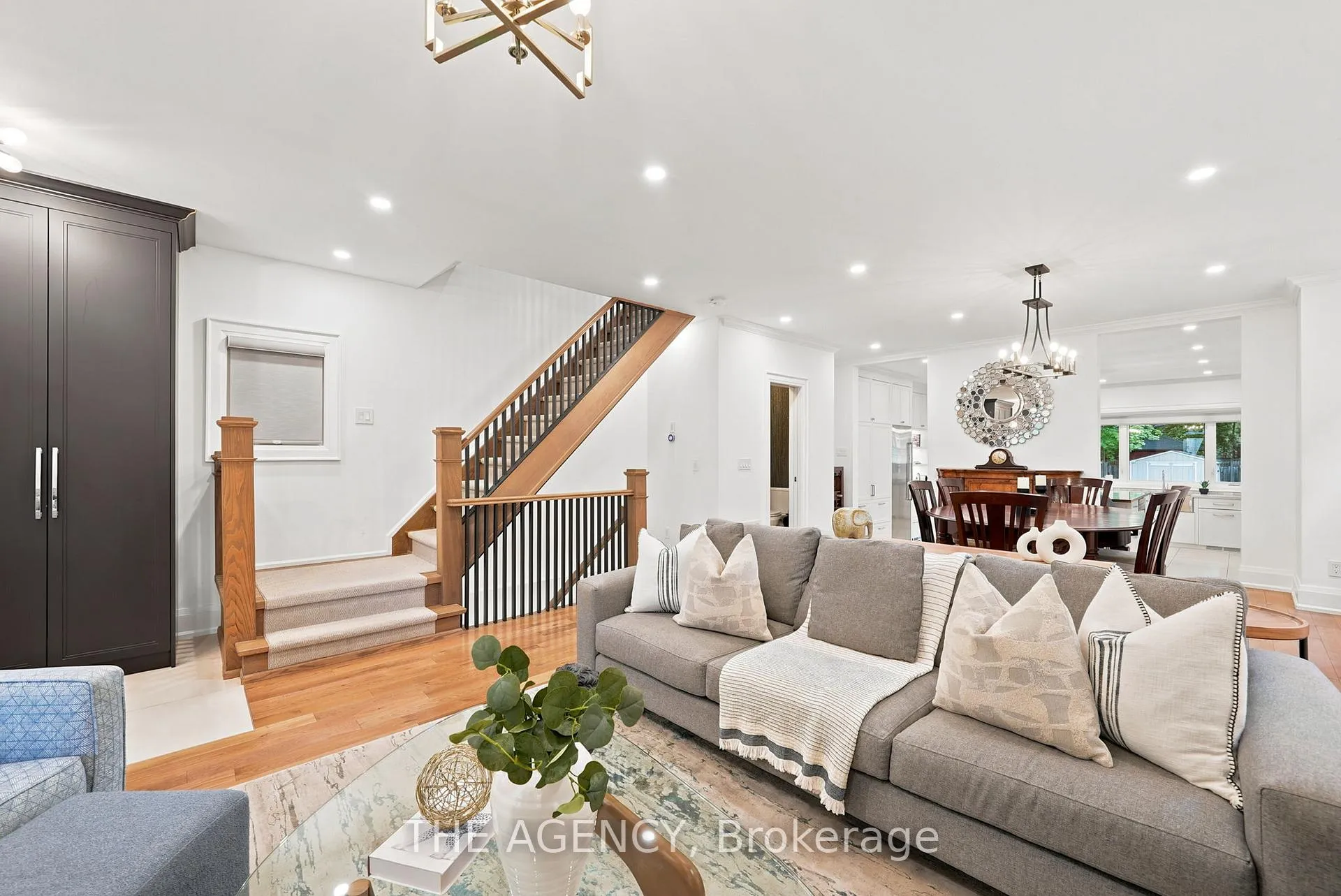 Photo 4 of 418 Soudan Avenue, Toronto, Mount Pleasant East — HOMEH