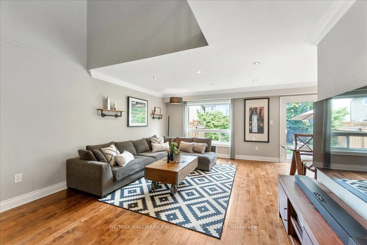 Photo 4 of 1751 Foleyet Crescent, Pickering, Liverpool — HOMEH
