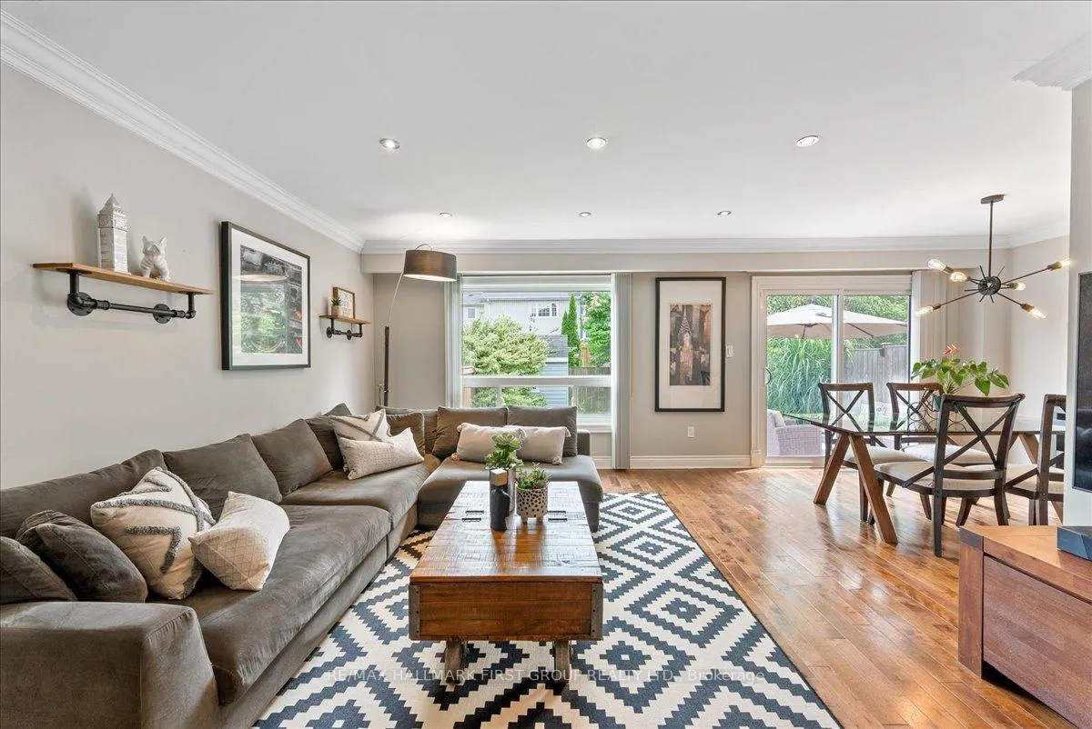 Photo 5 of 1751 Foleyet Crescent, Pickering, Liverpool — HOMEH