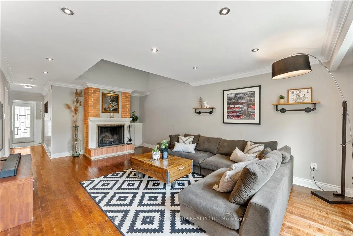 Photo 8 of 1751 Foleyet Crescent, Pickering, Liverpool — HOMEH