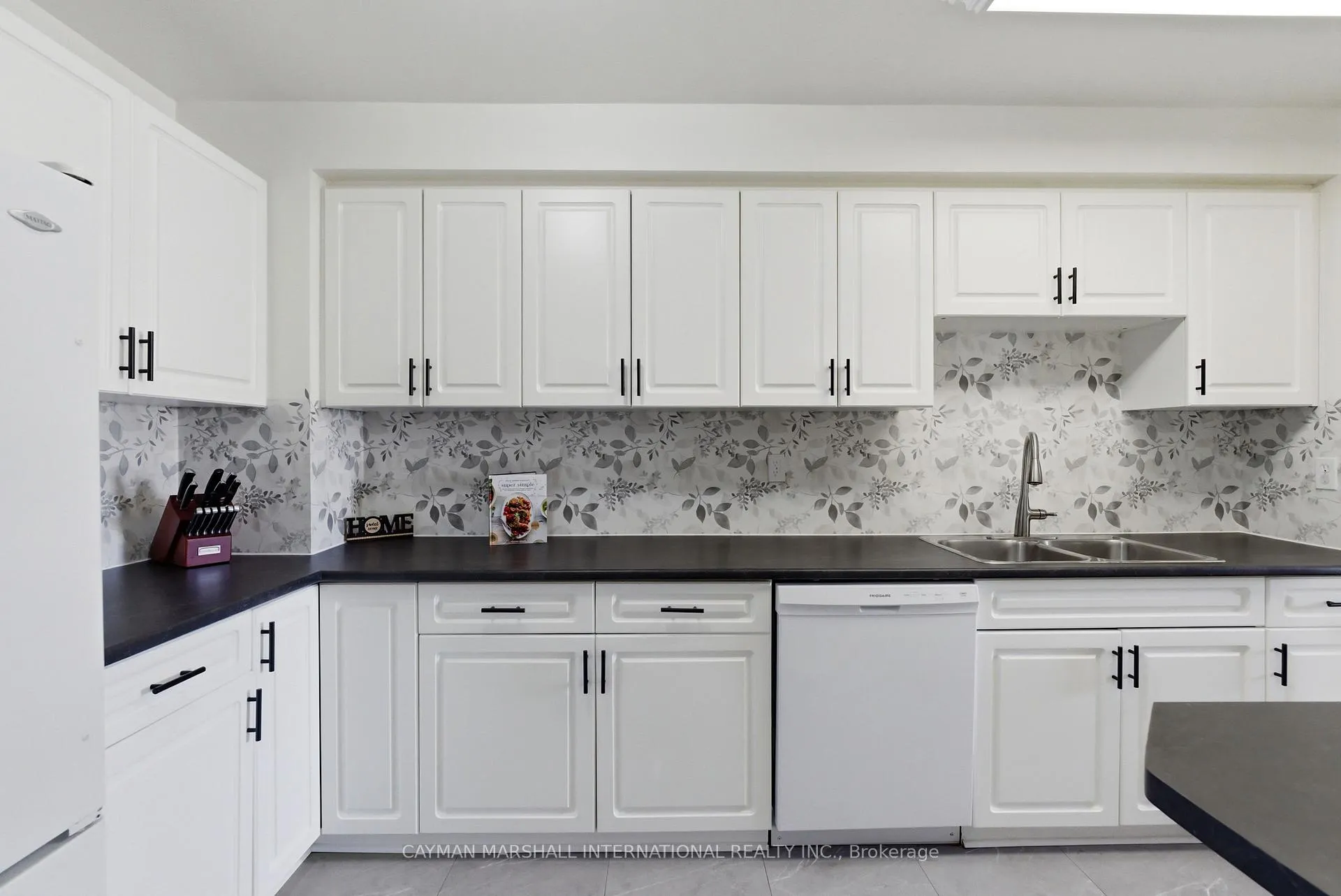 Photo 9 of 44 Jenkins Lane, Ajax, South East — HOMEH