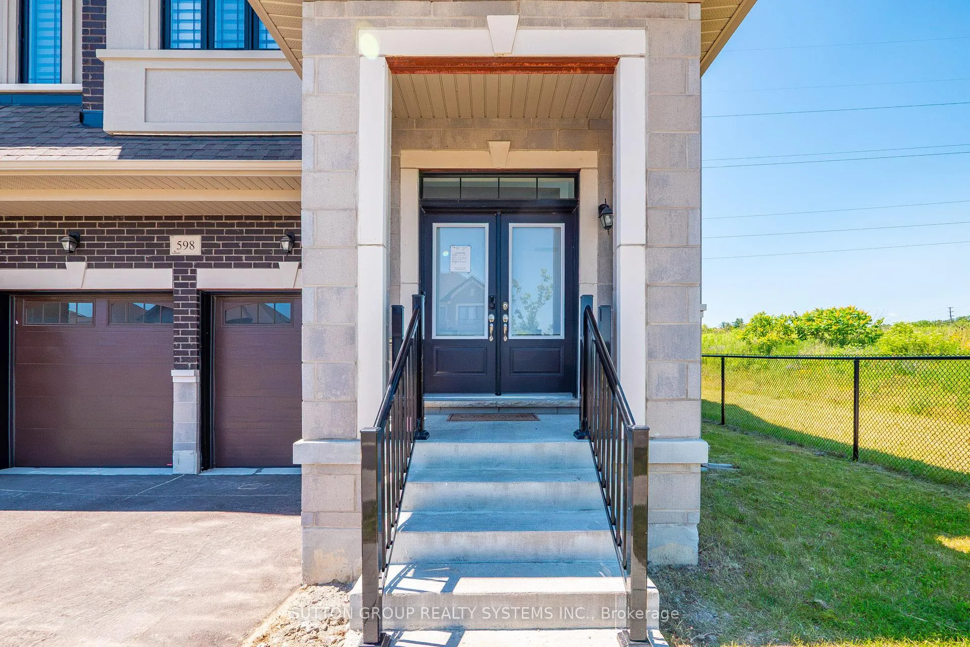 Photo 2 of 598 Kleinburg Summit Way, Vaughan, Kleinburg — HOMEH