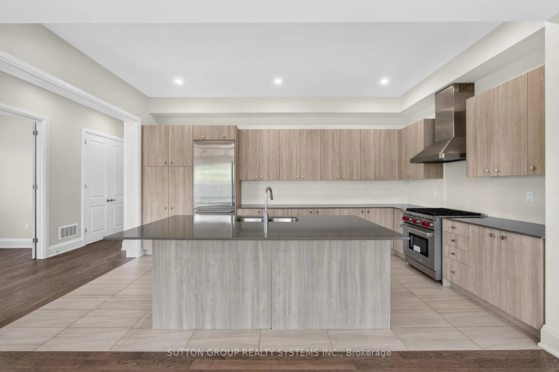 Photo 11 of 598 Kleinburg Summit Way, Vaughan, Kleinburg — HOMEH
